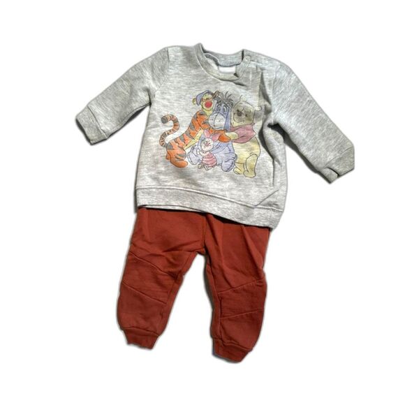 Winnie the Pooh outfit from Disney's Baby in size 6-9M - Picture 1 of 5